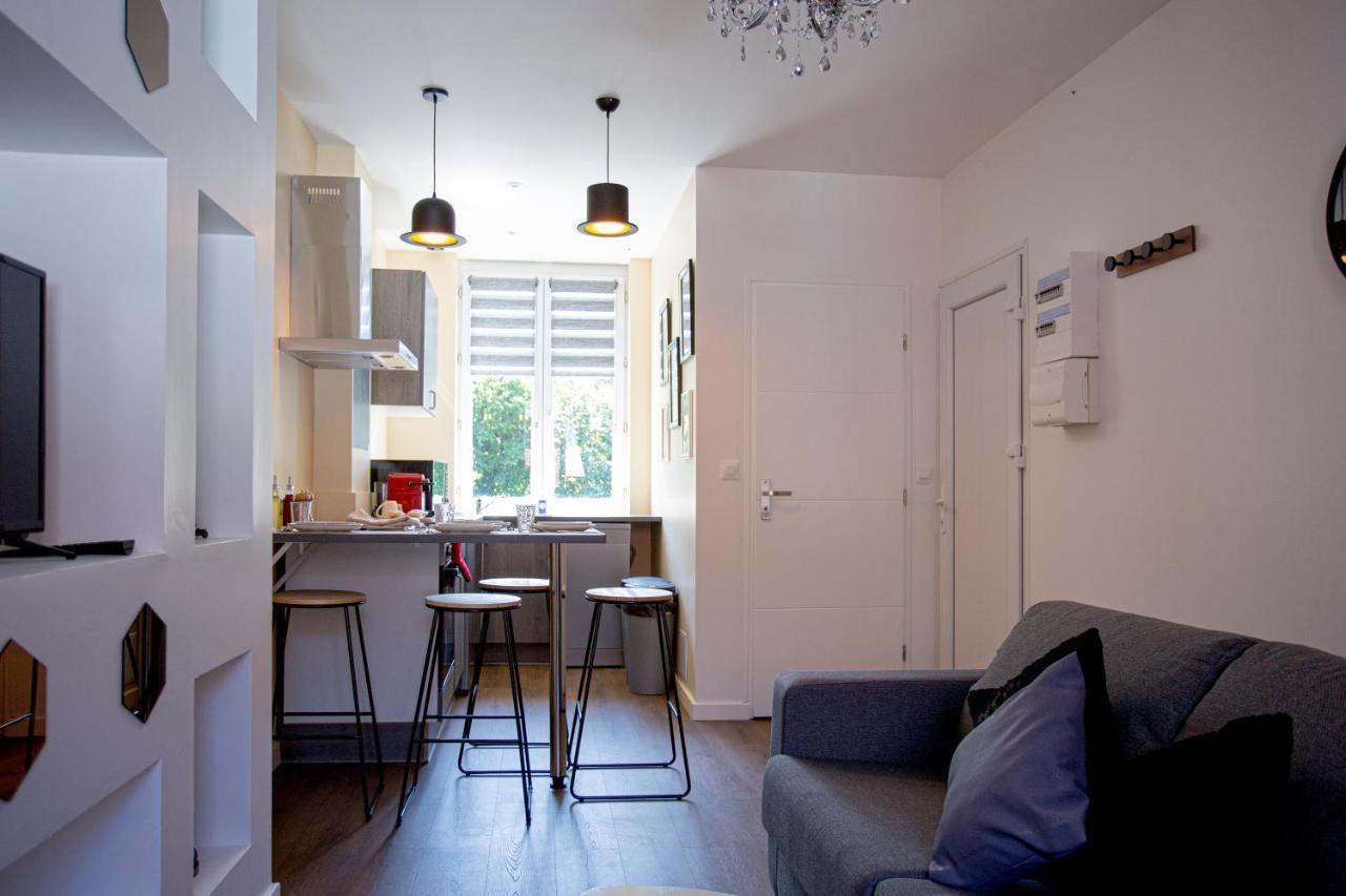 Ideal Pro & Couple - 2 Logements Theme Boho Chic Rdc & Dandy 1Er Etage - Quartier Calme - Jardin - Wifi Hd - Smart Tv - Parking Gratuit - Proche Centre & Transports - Ask Home วาลองเซียนส์ ภายนอก รูปภาพ