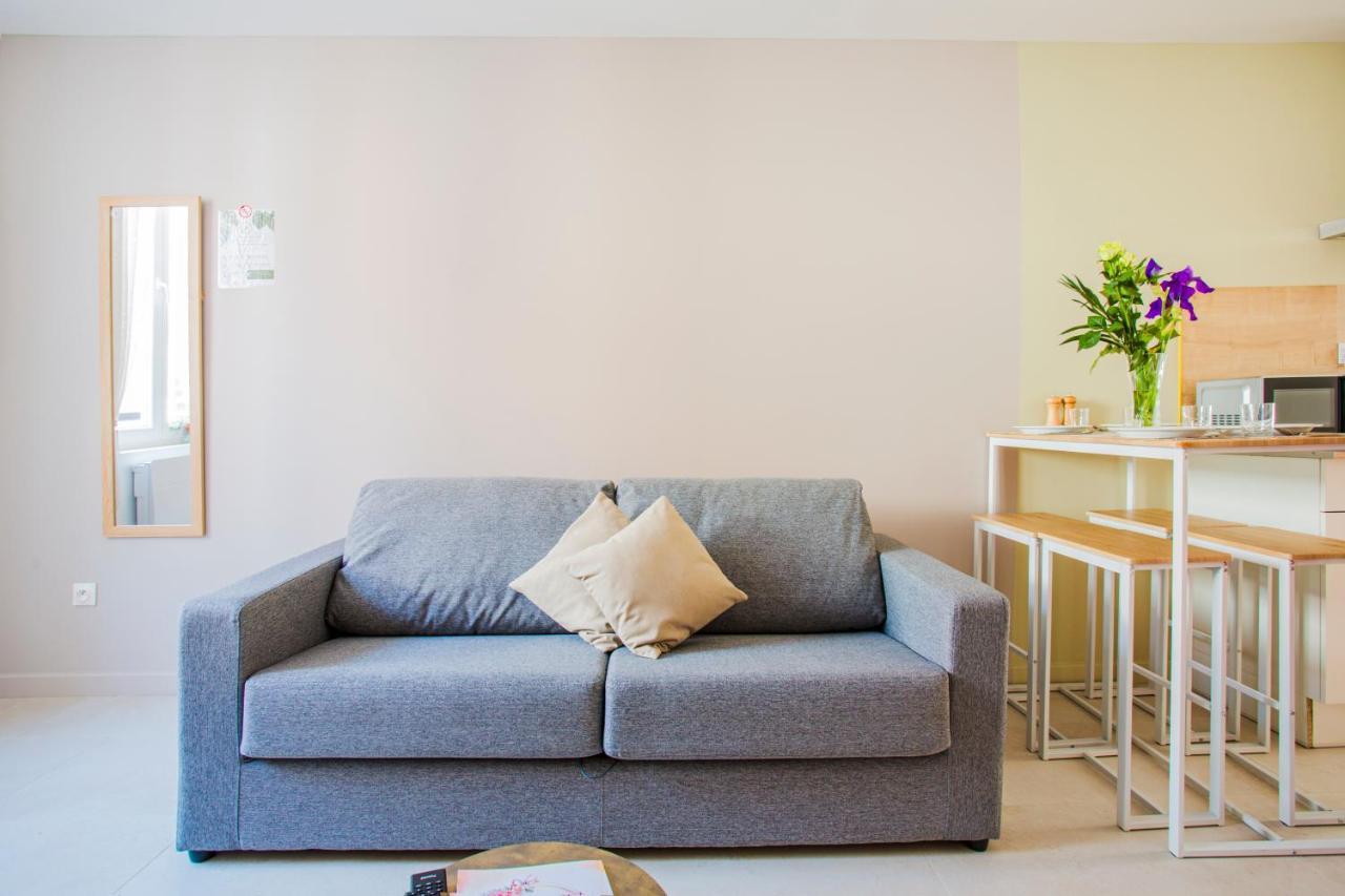 Ideal Pro & Couple - 2 Logements Theme Boho Chic Rdc & Dandy 1Er Etage - Quartier Calme - Jardin - Wifi Hd - Smart Tv - Parking Gratuit - Proche Centre & Transports - Ask Home วาลองเซียนส์ ภายนอก รูปภาพ