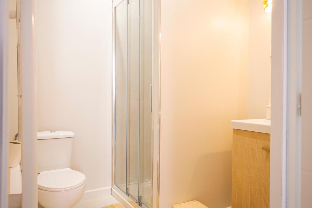 Ideal Pro & Couple - 2 Logements Theme Boho Chic Rdc & Dandy 1Er Etage - Quartier Calme - Jardin - Wifi Hd - Smart Tv - Parking Gratuit - Proche Centre & Transports - Ask Home วาลองเซียนส์ ภายนอก รูปภาพ