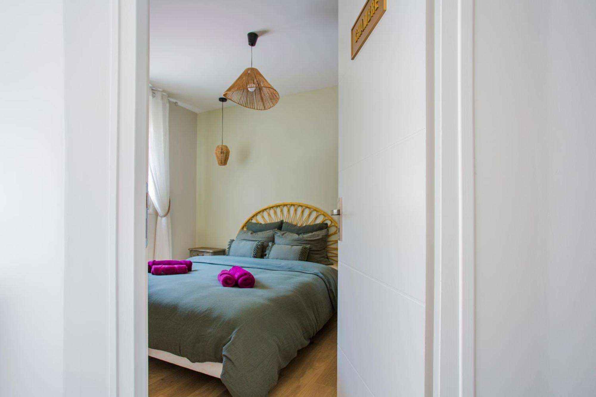 Ideal Pro & Couple - 2 Logements Theme Boho Chic Rdc & Dandy 1Er Etage - Quartier Calme - Jardin - Wifi Hd - Smart Tv - Parking Gratuit - Proche Centre & Transports - Ask Home วาลองเซียนส์ ภายนอก รูปภาพ