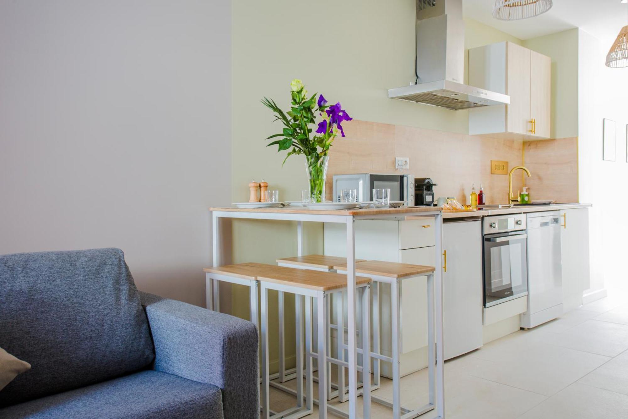Ideal Pro & Couple - 2 Logements Theme Boho Chic Rdc & Dandy 1Er Etage - Quartier Calme - Jardin - Wifi Hd - Smart Tv - Parking Gratuit - Proche Centre & Transports - Ask Home วาลองเซียนส์ ภายนอก รูปภาพ